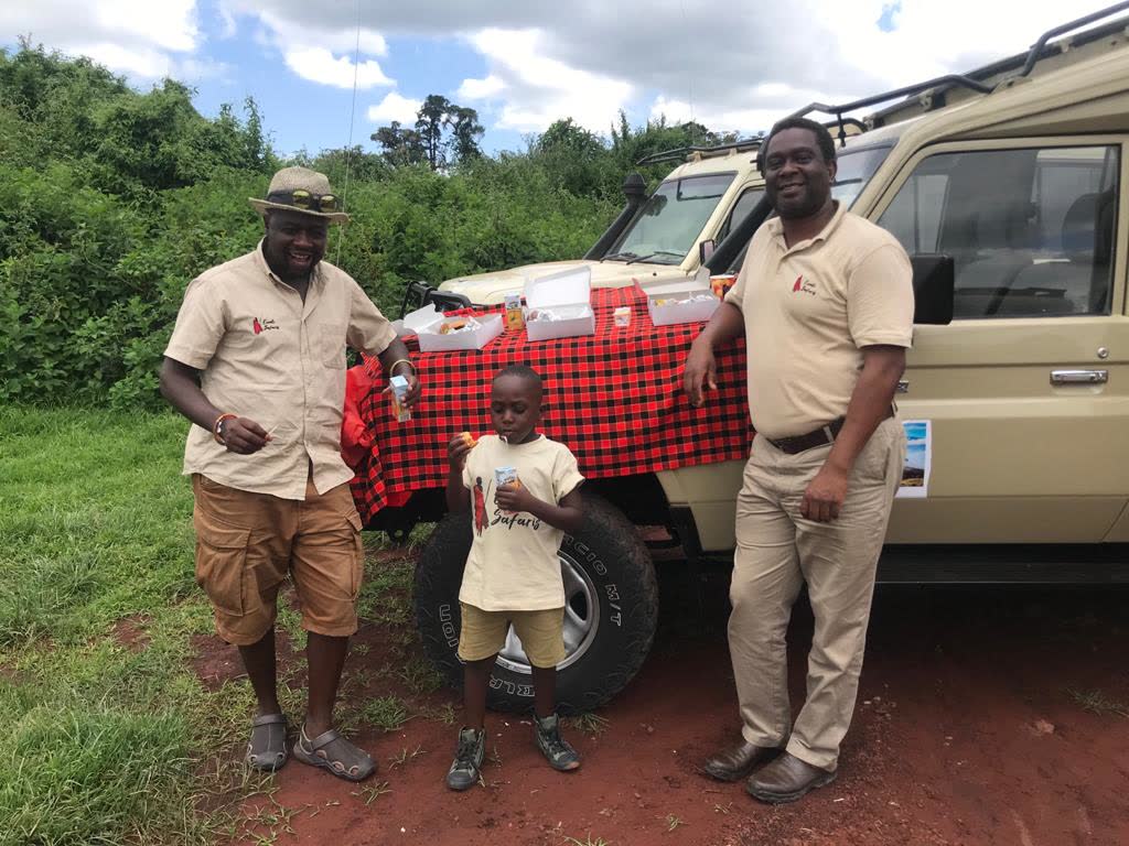 Family vehicle — Einoti Safaris