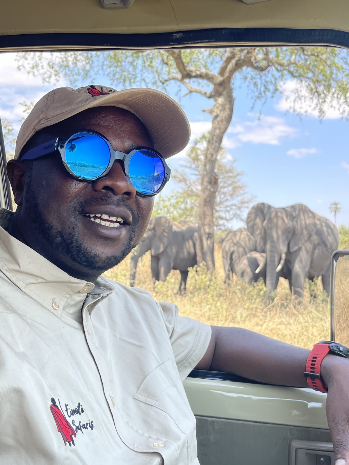 Guide elephants — Einoti Safaris