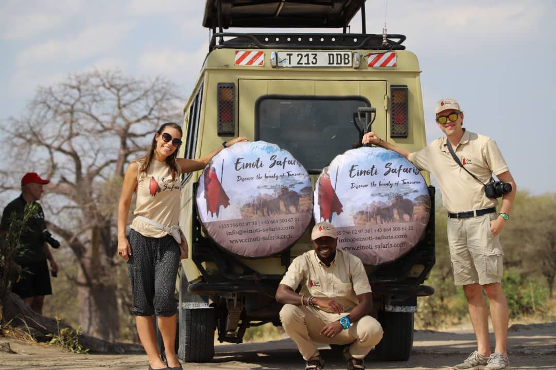 Landcruiser guests — Einoti Safaris