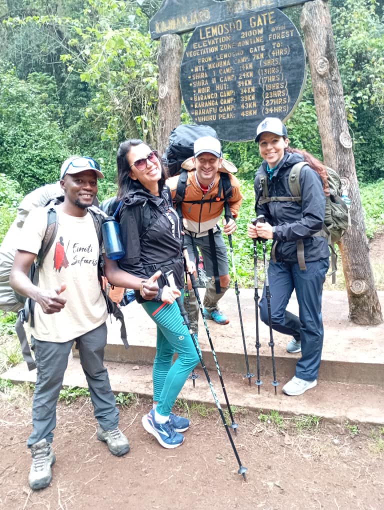 Lemosho gate group — Einoti Safaris
