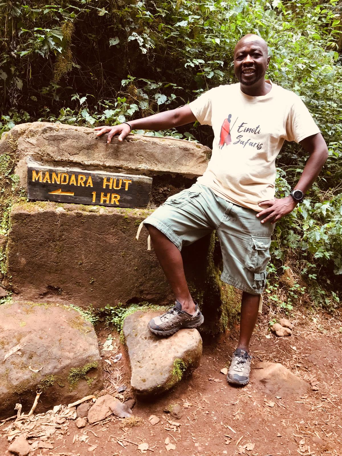 Mandara hut — Einoti Safaris